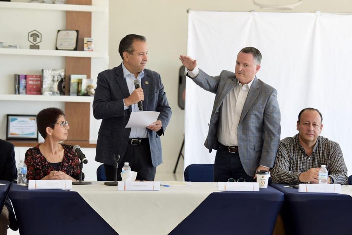 Promueve Antonio Astiazarán alianzas para crear una nueva historia