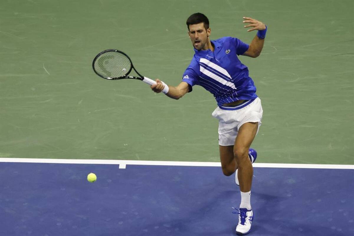 Novak Djokovic es descalificado del US Open por pelotazo a jueza de línea