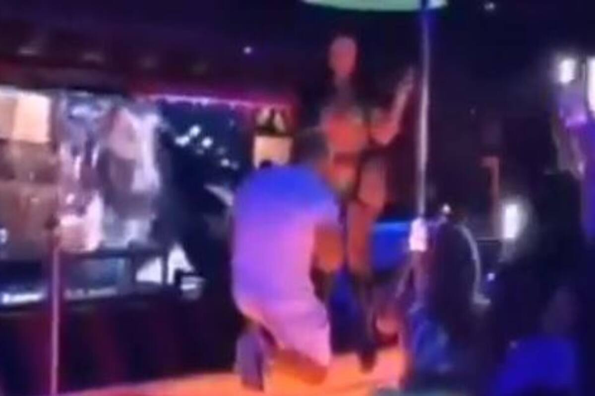 VIDEO: Este hombre le pide matrimonio a su mujer en Table Dance
