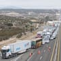 Robos e incendio de unidades, reportan transportistas en tramos de El Hongo-Tecate y Mexicali-SLRC