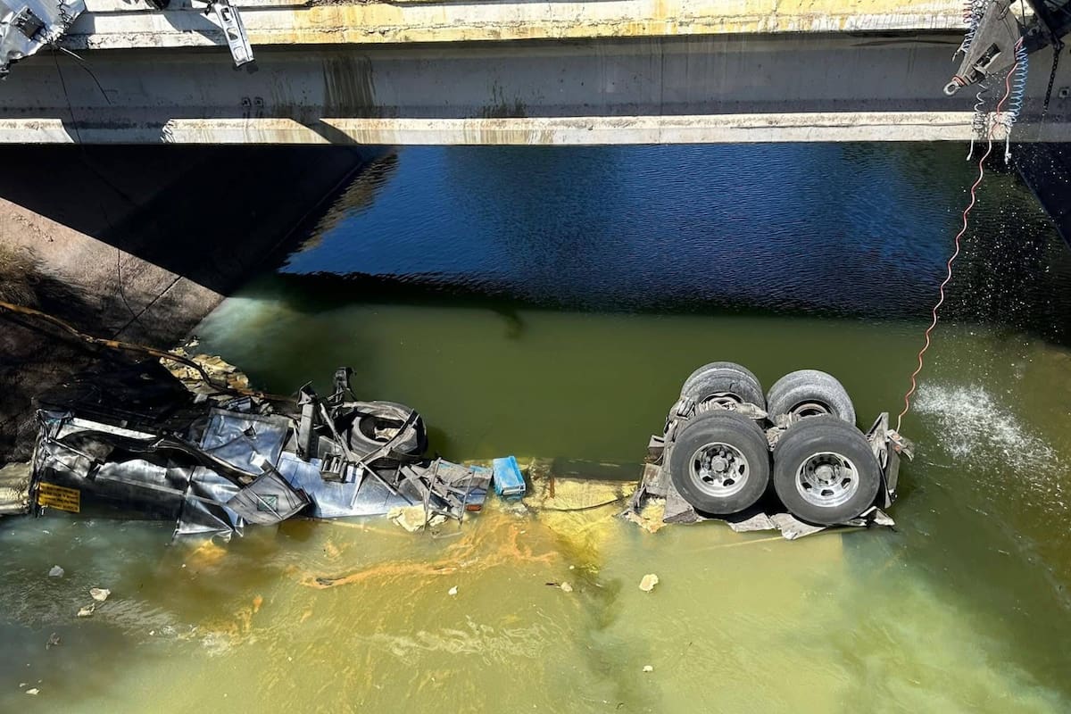 Conagua suspende consumo de agua y riego agrícola en Cajeme, Navojoa y Benito Juárez tras volcadura de pipa con sulfato de alumino en el Canal Alto