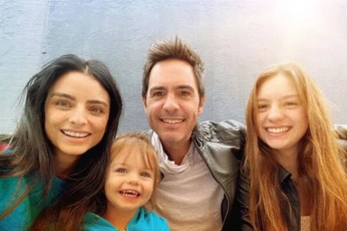 Aislinn Derbez felicita a Mauricio Ochmann por el Día del Padre