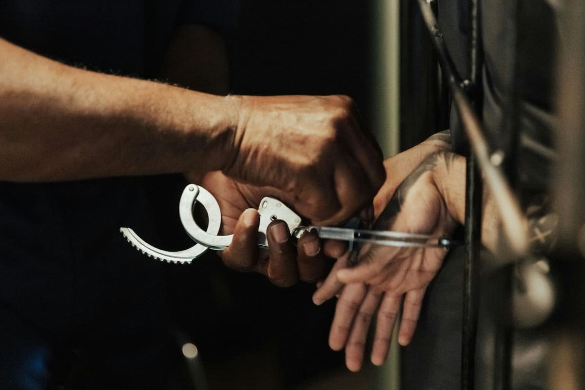 Turista extranjero acusado de acoso sexual a masajista en Yucatán casi es linchado, y los policías se negaron a intervenir