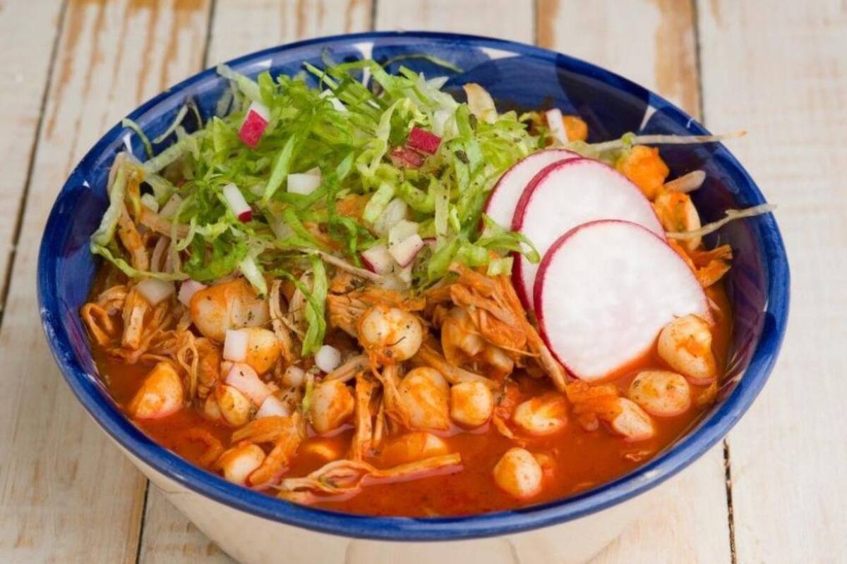 Viral TikTok: Familia metió pozole al cine