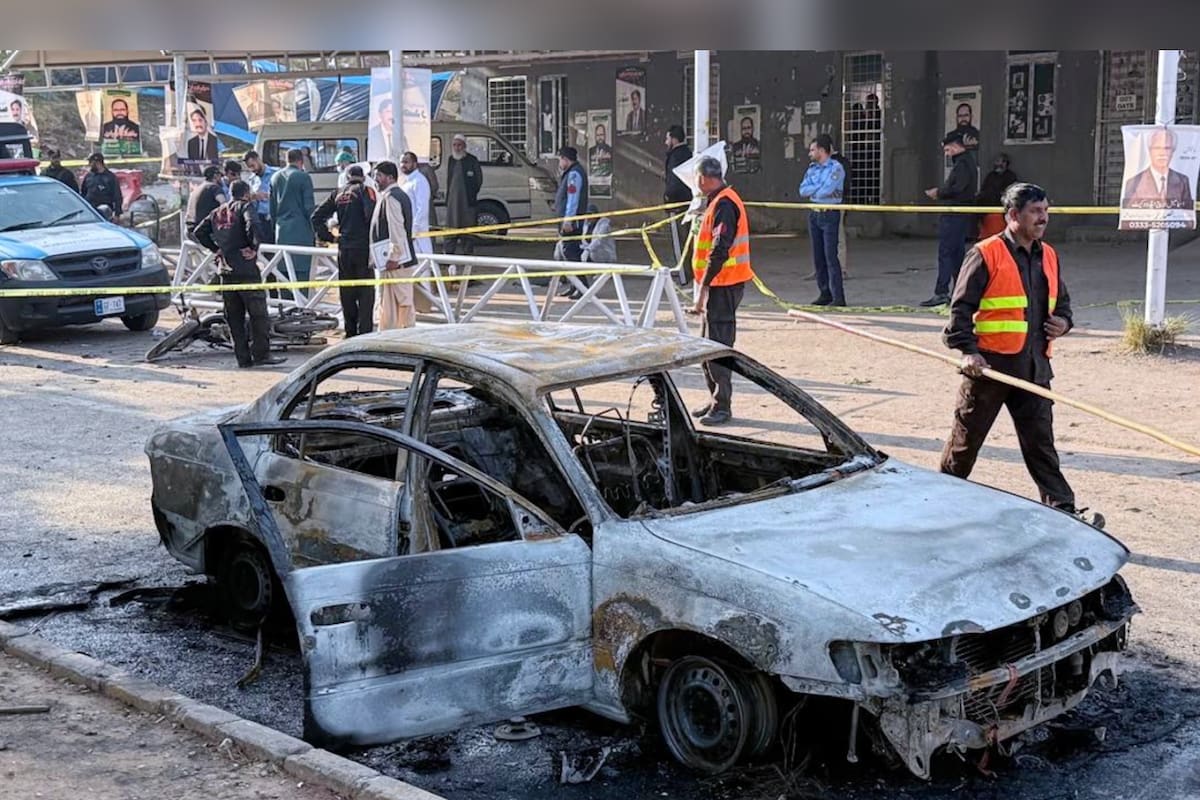 Atentado suicida en Pakistán deja 12 víctimas mortales; el gobierno señala a India y Afganistán