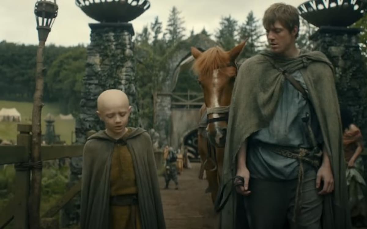 Dexter Sol Ansell y Peter Claffey en "El caballero de los siete reinos" | Captura Youtube: HBOMax