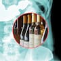 Mujer es detenida en Estados Unidos tras ocultar una botella de vino en “una cavidad corporal” según reportes policiales; la mujer llevaba un historial de robo en la licorería