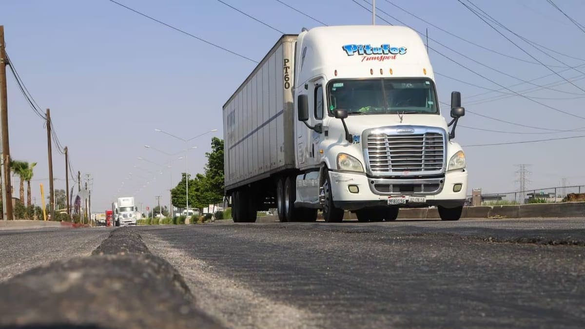 Ganan transportistas hasta 50% menos salario que sus contrapartes en EE.UU.