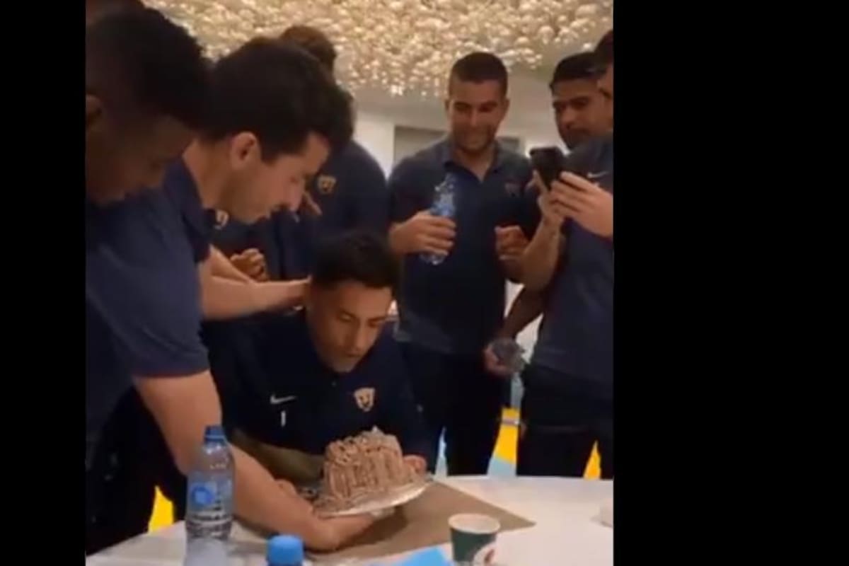 VIDEO: ¿Mordida? Alfredo Talavera le da tremendo pastelazo a Alan Mozo