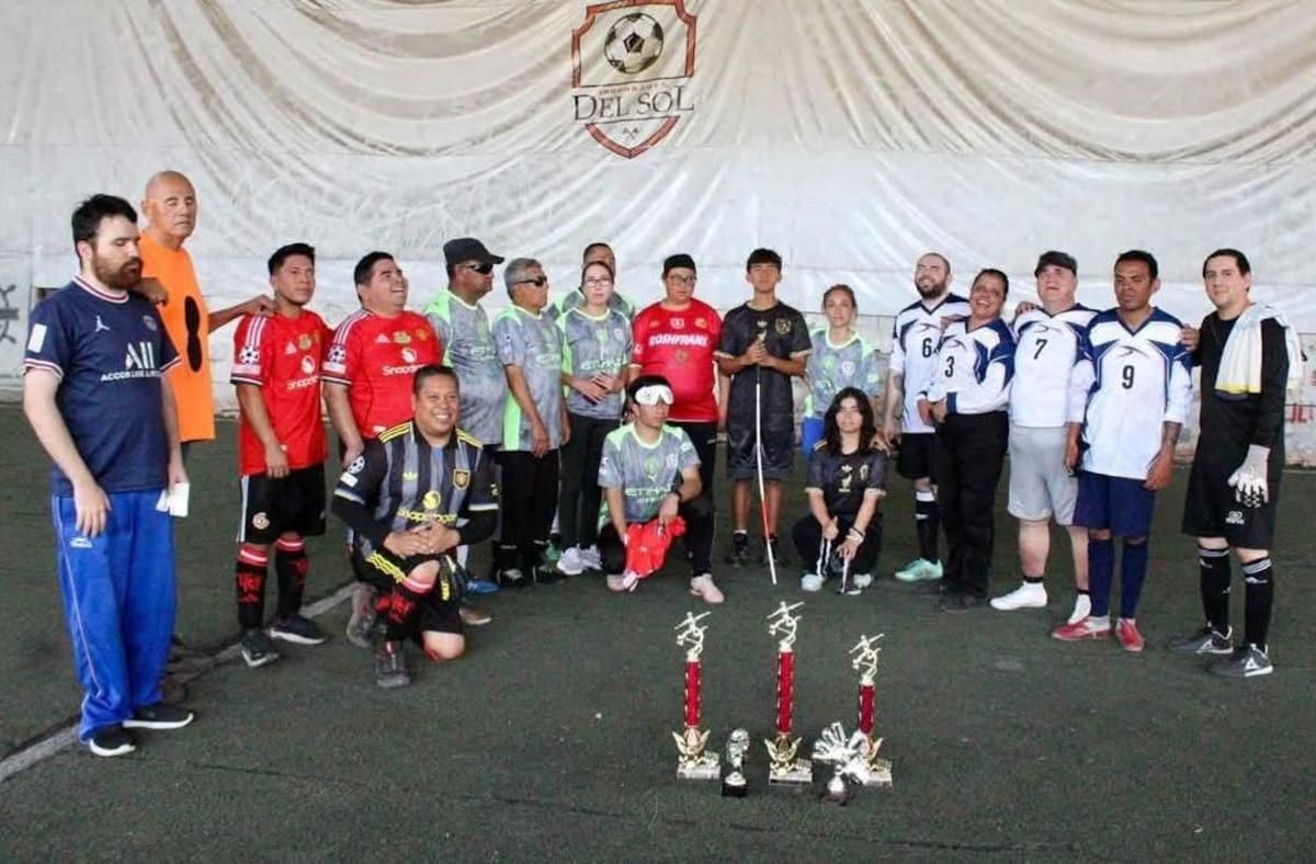 El equipo Tlatuhanis de Tijuana busca integrar a niñas, niños, adolescentes y adultos con discapacidad visual para practicar futbol de manera profesional y promover la inclusión a través del deporte. Foto: Cortesía.