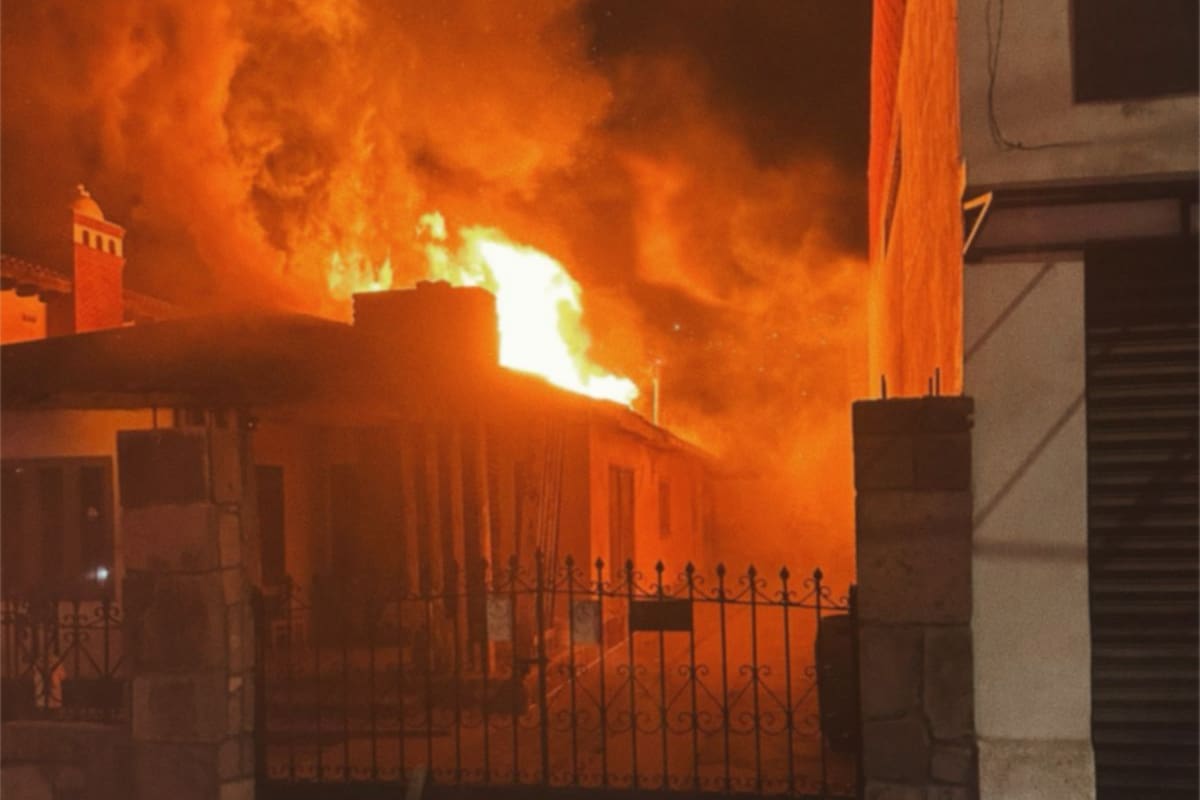 Incendio en vivienda de Ensenada deja solo daños materiales