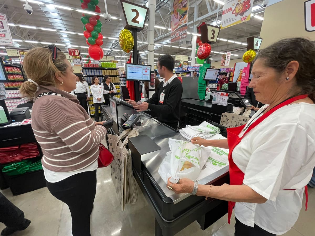 Se represente como una mejorable opción de consumo para los habitantes de Ensenada donde los clientes podrán encontrar calidad y precios bajos. Foto: Alejandro Zepeda