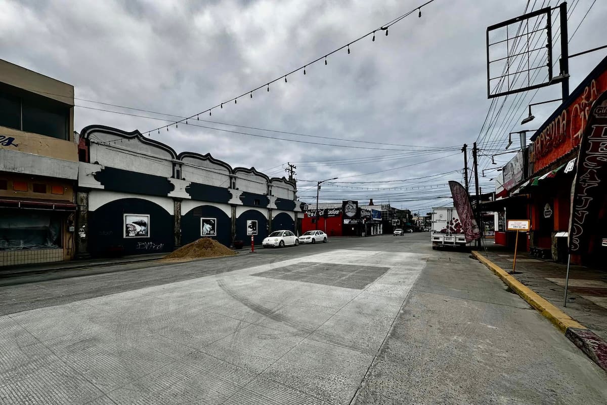 Reparan calle rehabilitada meses atrás en Ensenada