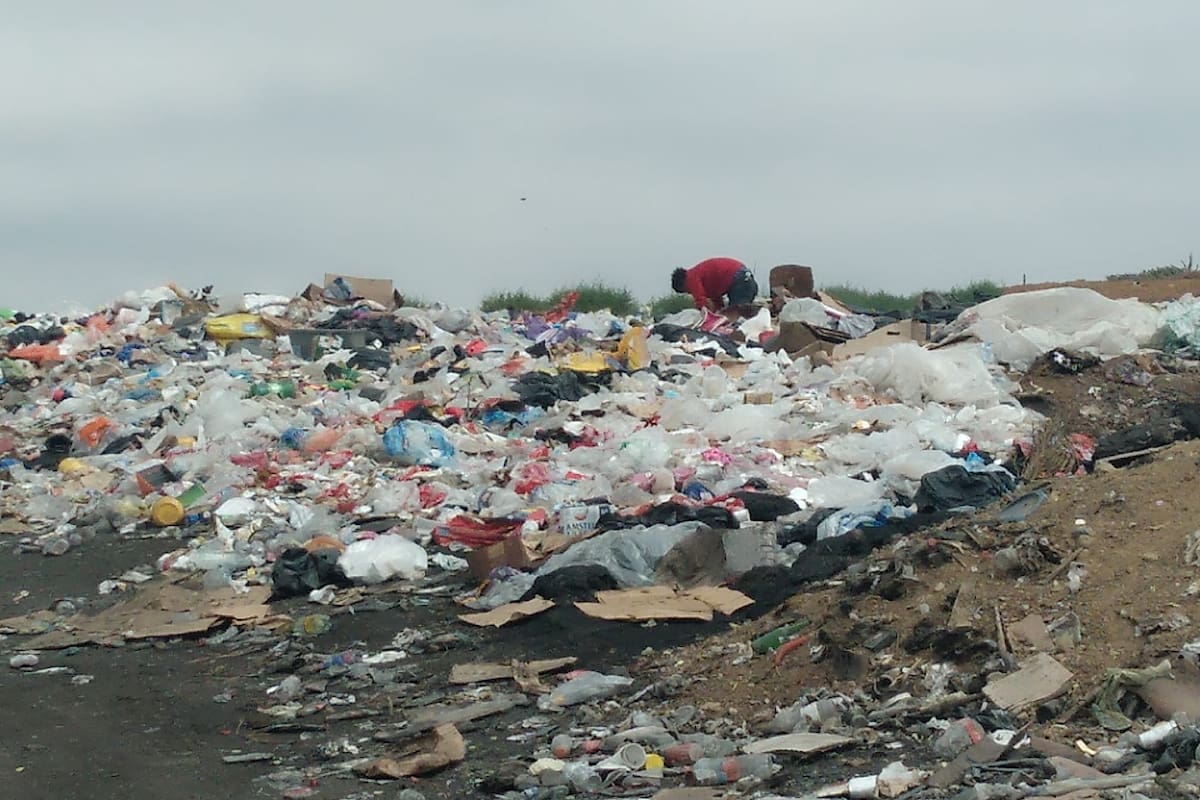 Preocupa quema de basura en San Quintín