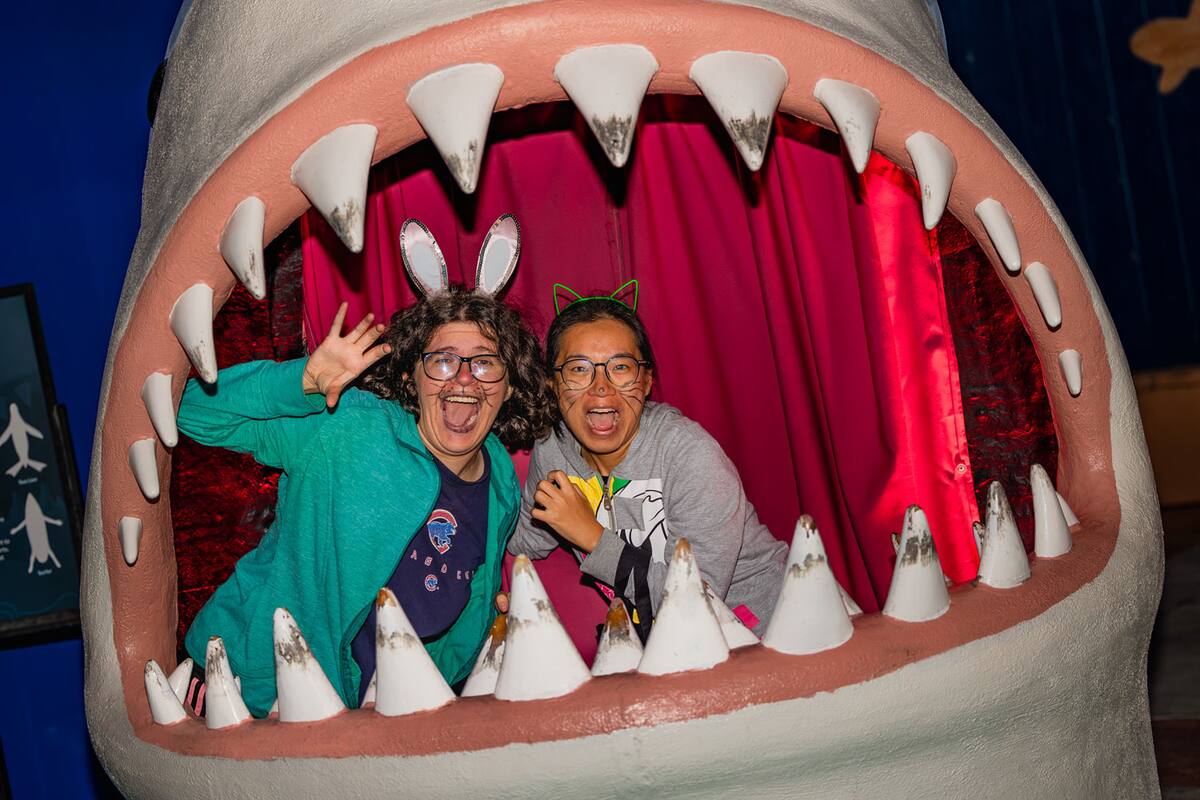 ‘Halloween Aglow’ regresa al Birch Aquarium de La Jolla