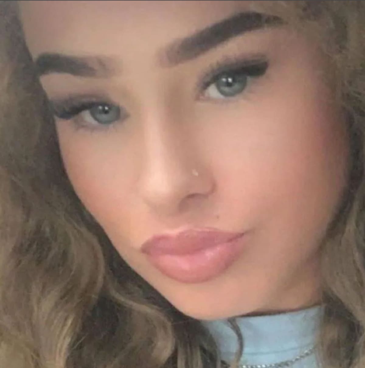 Influencer británica enfrenta posible pena de muerte en Dubái tras ser acusada de asesinar a su novio
