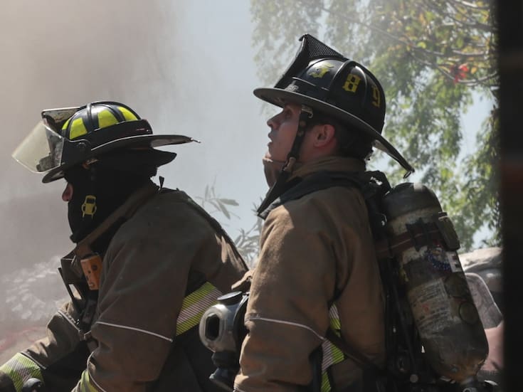Incendio deja 8 casas de madera con daños totales en la colonia Reforma