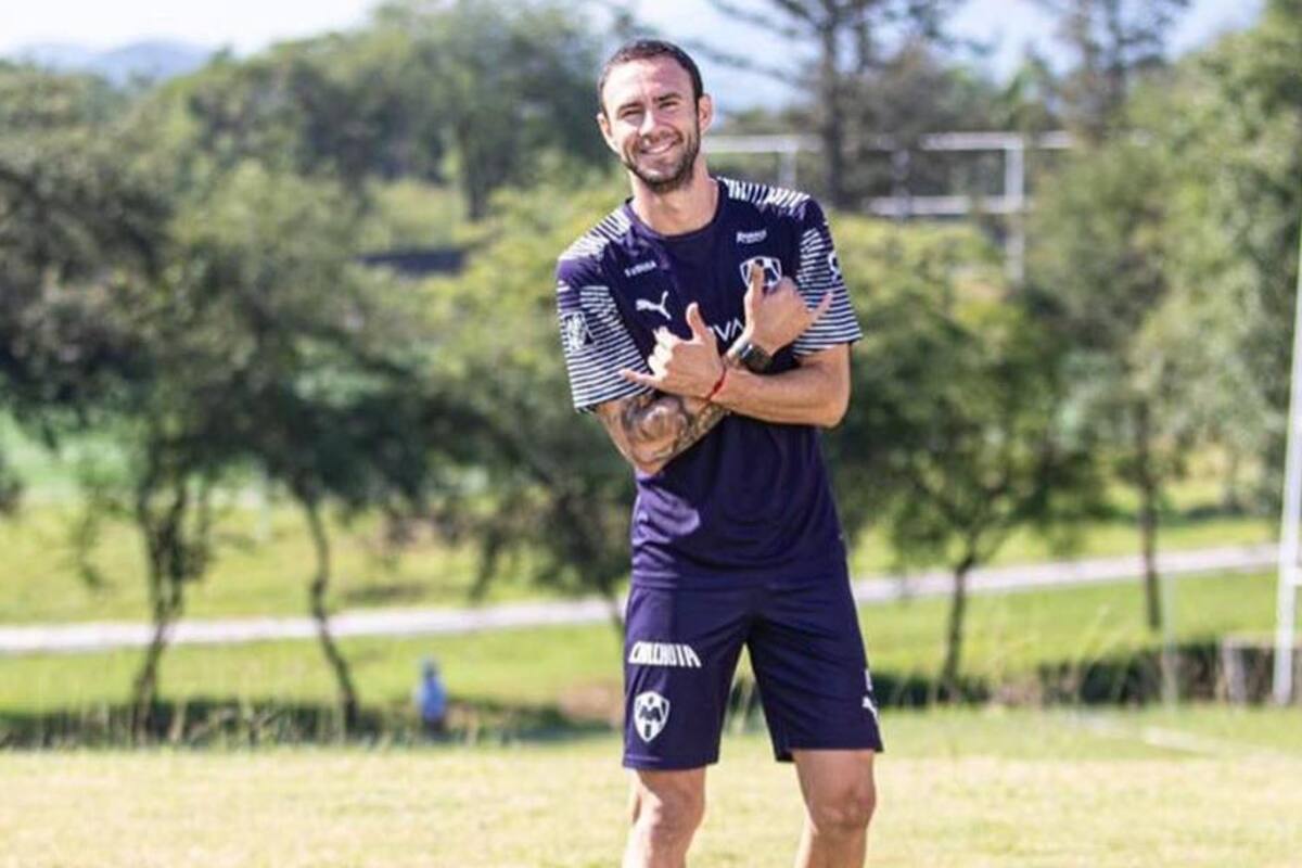 ¡Layún quiere a la "Pulga" en Monterrey! El defensa de Rayados bromeó con su llegada