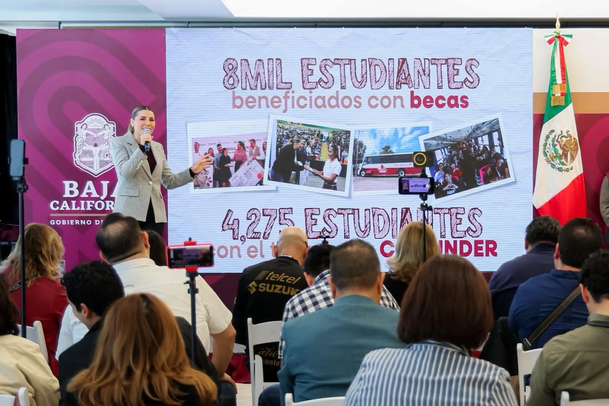 Más de 291 mil estudiantes recibieron becas en BC con inversión de 528 MDP