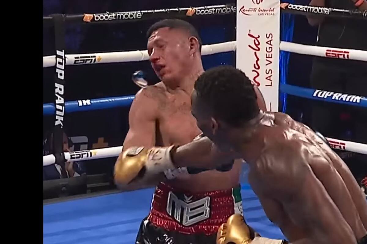 VIDEO: 'Alacrán' Berchelt es brutalmente golpeado en su regreso al ring por Nakathila