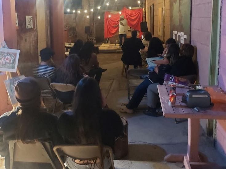 Cafetería independiente impulsa nuevos talentos artísticos y emprendedores