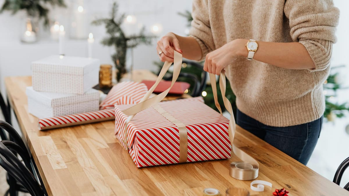 5 ideas de regalos de Navidad económicos y originales para el intercambio en la oficina | Foto: canva