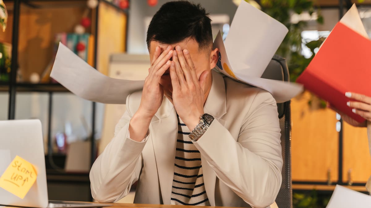 El agotamiento laboral, también conocido como síndrome de burnout, afecta a un número creciente de trabajadores en todo el mundo/Foto: Canva