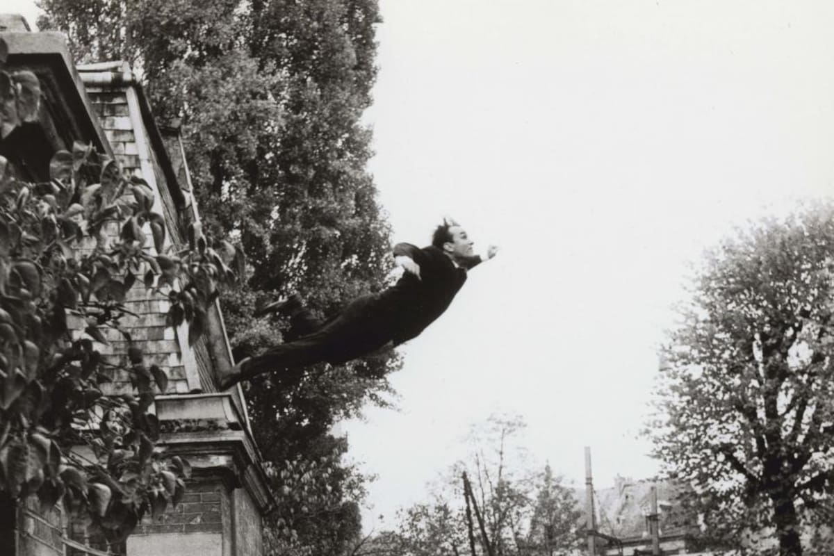 ¿Un salto real o una ilusión? El día que Yves Klein engañó al mundo con arte