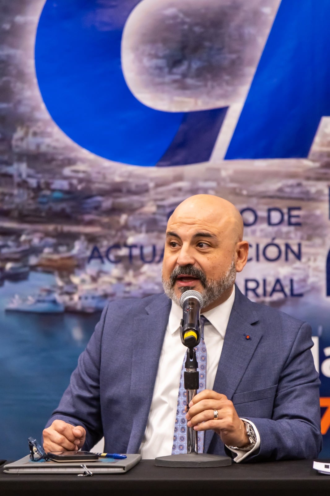 Gabriel Tobías Duarte Corral asumió la presidencia del Colegio de Notarios de Baja California para el periodo 2026-2028, con el compromiso de fortalecer la transparencia, la ética profesional y la actualización tecnológica del gremio. Foto: Cortesía