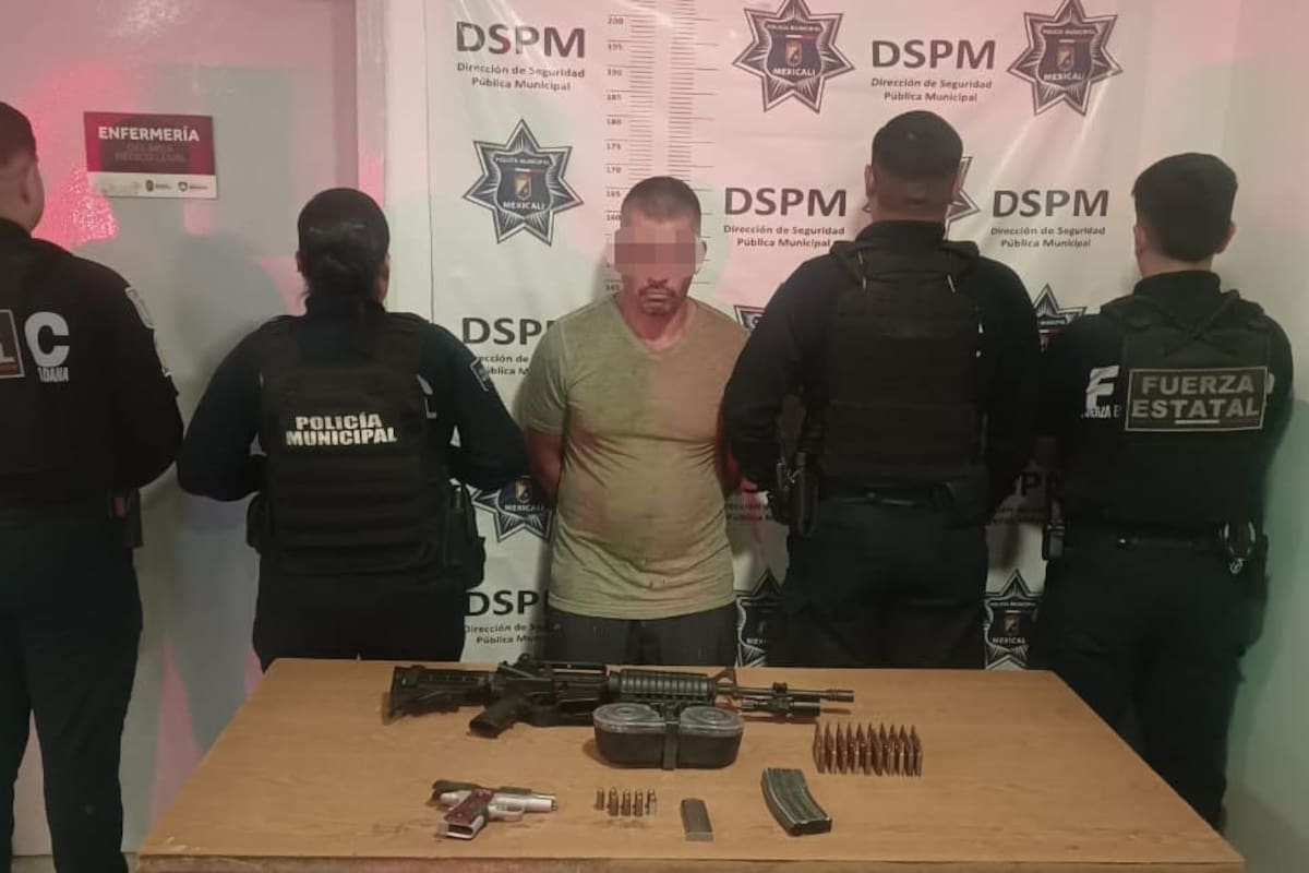 Hombre armado es detenido tras encerrar a su familia en su casa