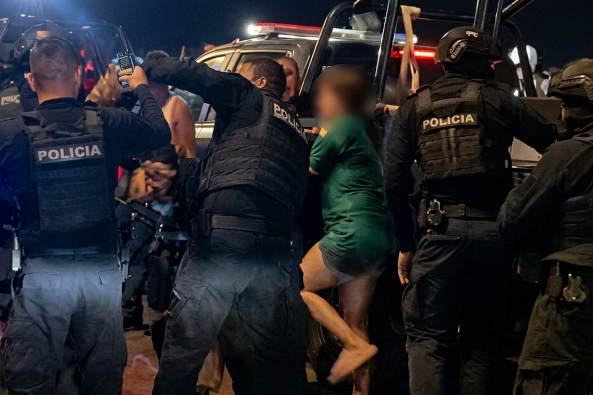 Celebraban victoria de México pero agreden policías y desatan pelea en Mazatlán, Sinaloa