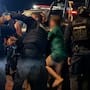 Celebraban victoria de México pero agreden policías y desatan pelea en Mazatlán, Sinaloa