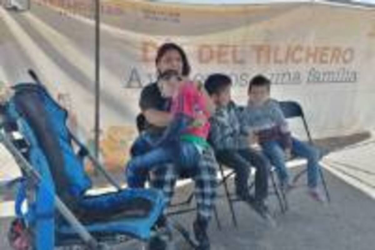 Vende sus muebles para pagar medicinas de su hijo que tiene síndrome de Kabuki