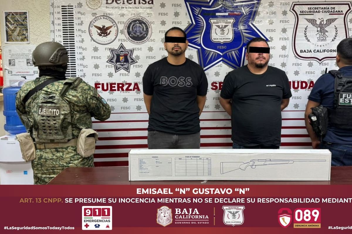 Detienen a dos sinaloenses con fusil abastecido en el Valle de Mexicali