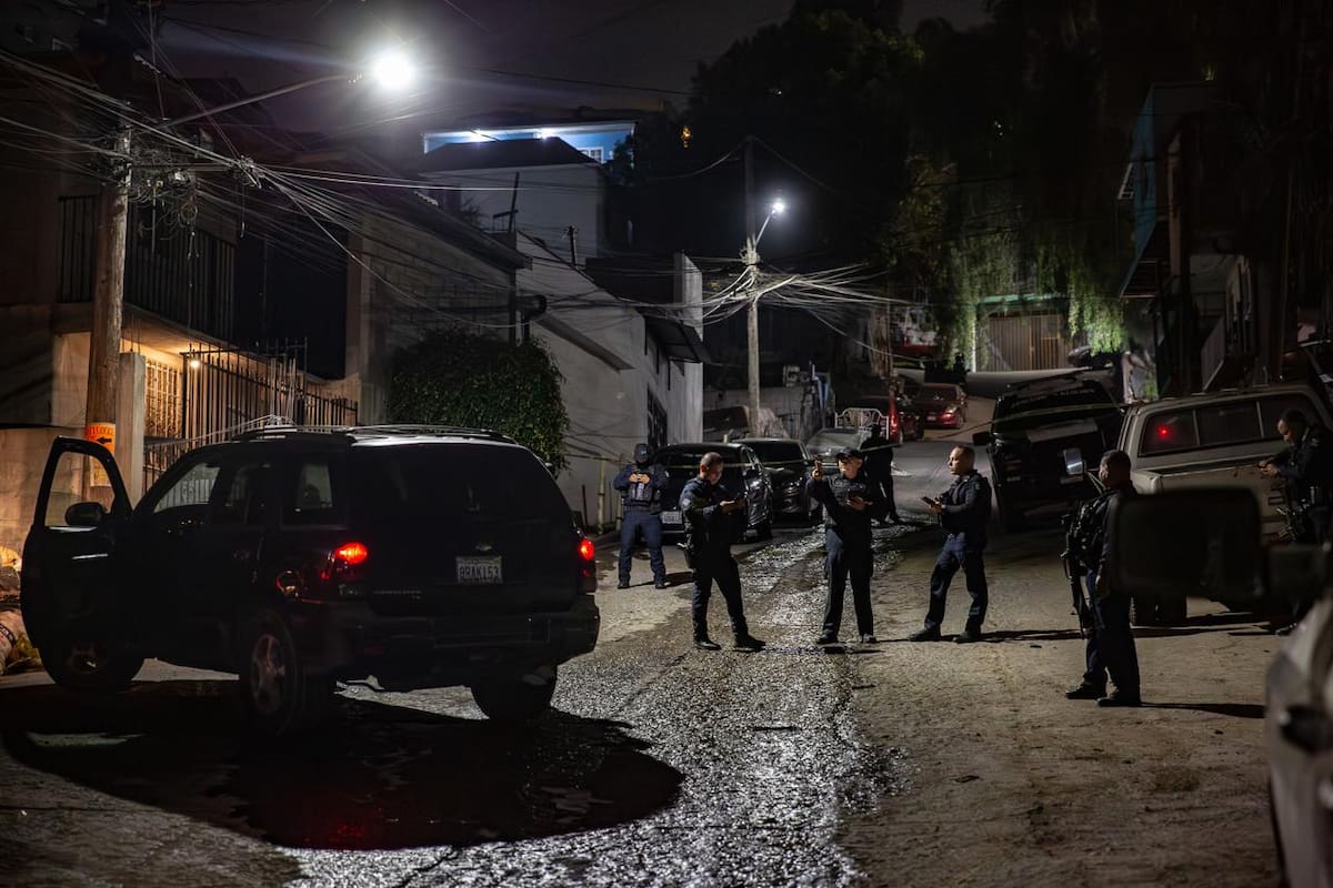 Dos menores armados atacaron a policías y fueron detenidos en Camino Verde. Foto: Border Zoom
