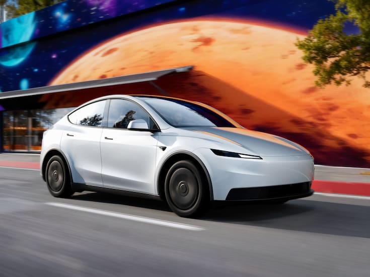 Tesla lanza sus versiones más económicas del Model 3 y Model Y mientras las acciones se desploman y las ventas