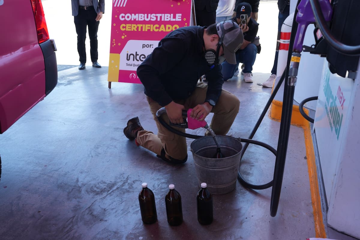 La empresa inició en Tijuana su Certificación de Calidad 2026 con un laboratorio móvil que permite conocer el proceso de análisis de combustibles. Fotos: Cortesía