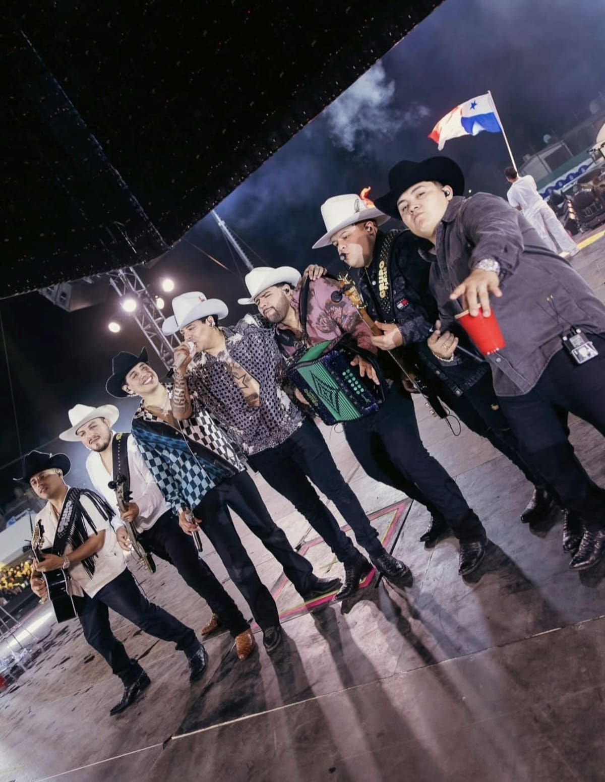 La agrupación liderada por Eduin Caz alista el estreno de su primer sencillo del álbum “Muy precioso” este 2 de abril. Foto: Redes