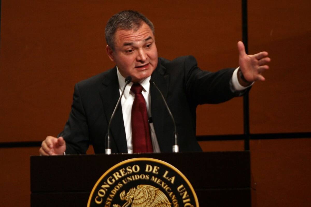 Genaro García Luna y su familia se apropiaron de dinero público