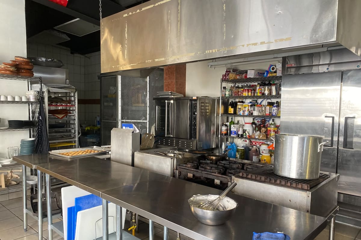 Apagones afectan ventas de 95% de restaurantes encuestados en Tijuana