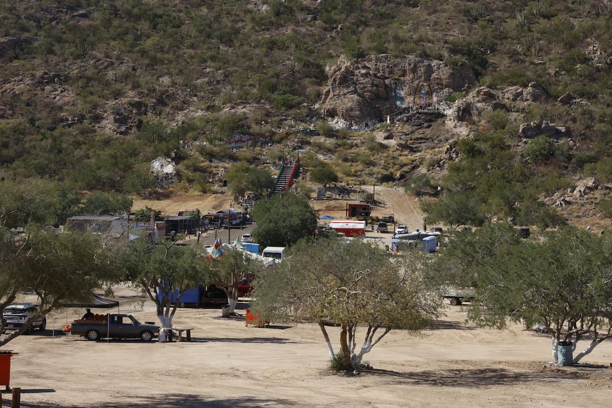 Muchos fieles ya empezaron a ir a dar gracias a la Virgen de Guadalupe por las bendiciones recibidas este año. FOTO: TEODORO BORBÓN