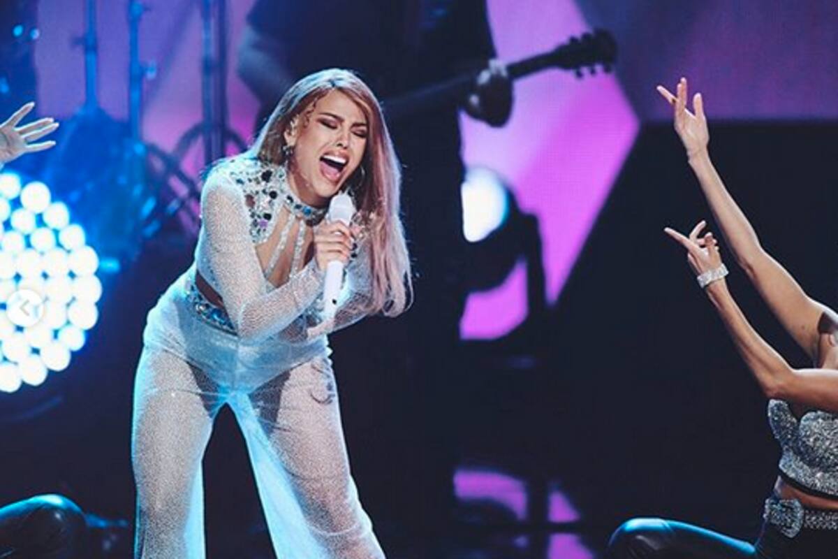 Danna Paola brilla con su interpretación de Selena Quintanilla en los Premios Juventud