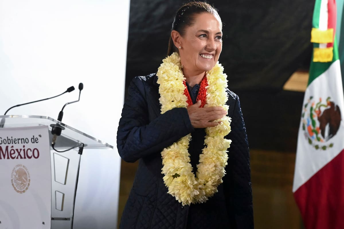 Claudia Sheinbaum felicita a Estados Unidos por los 250 años de su Independencia, afirma que todas las naciones tienen derecho a ser libres e independientes y entrega tarjetas de la Pensión Mujeres Bienestar en Michoacán