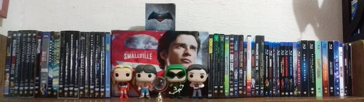 La manera correcta de almacenar tus películas es verticalmente. (Foto: Patrizio Caro)