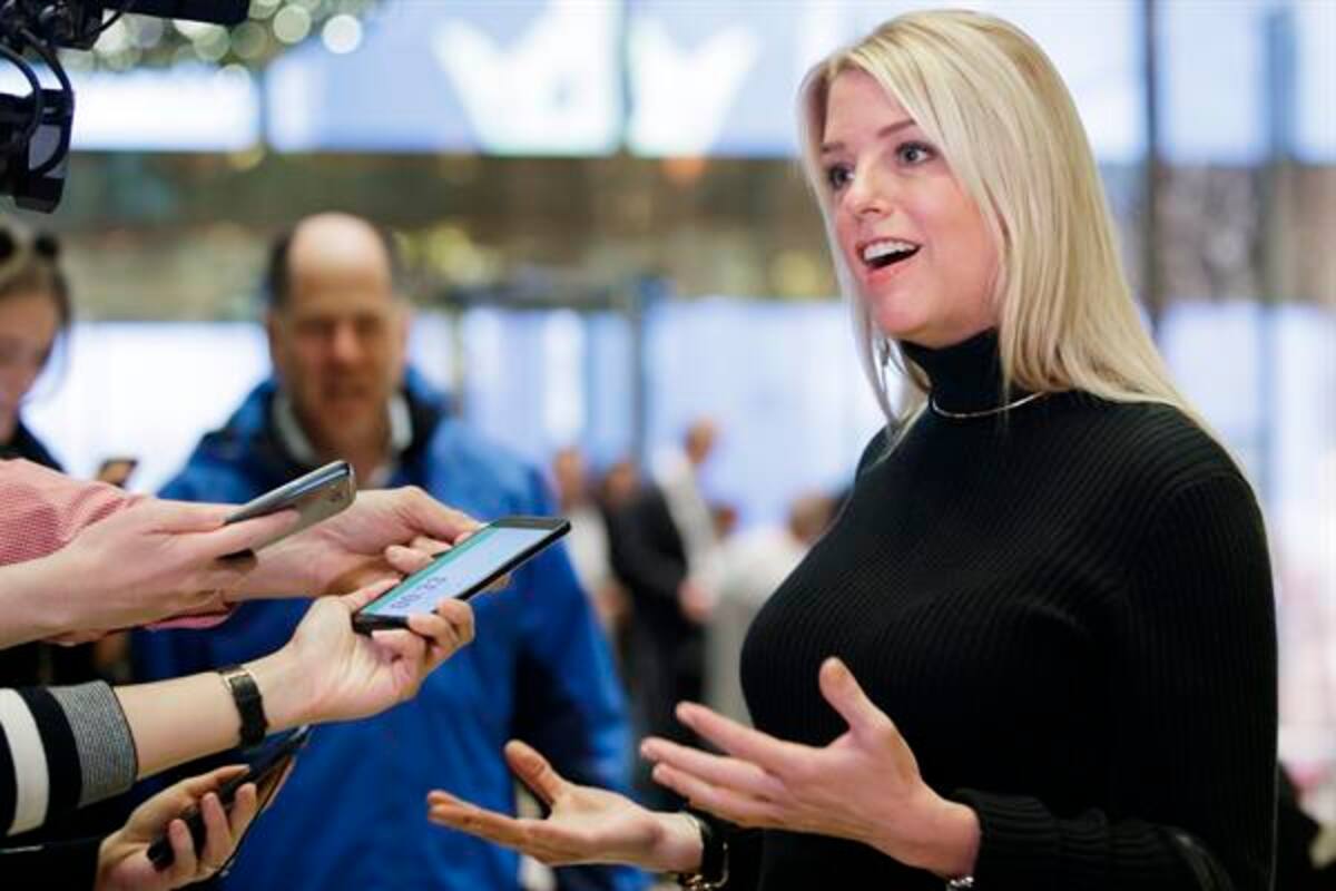 Pam Bondi, fiscal de EU demanda a este estado por emitir licencias a migrantes