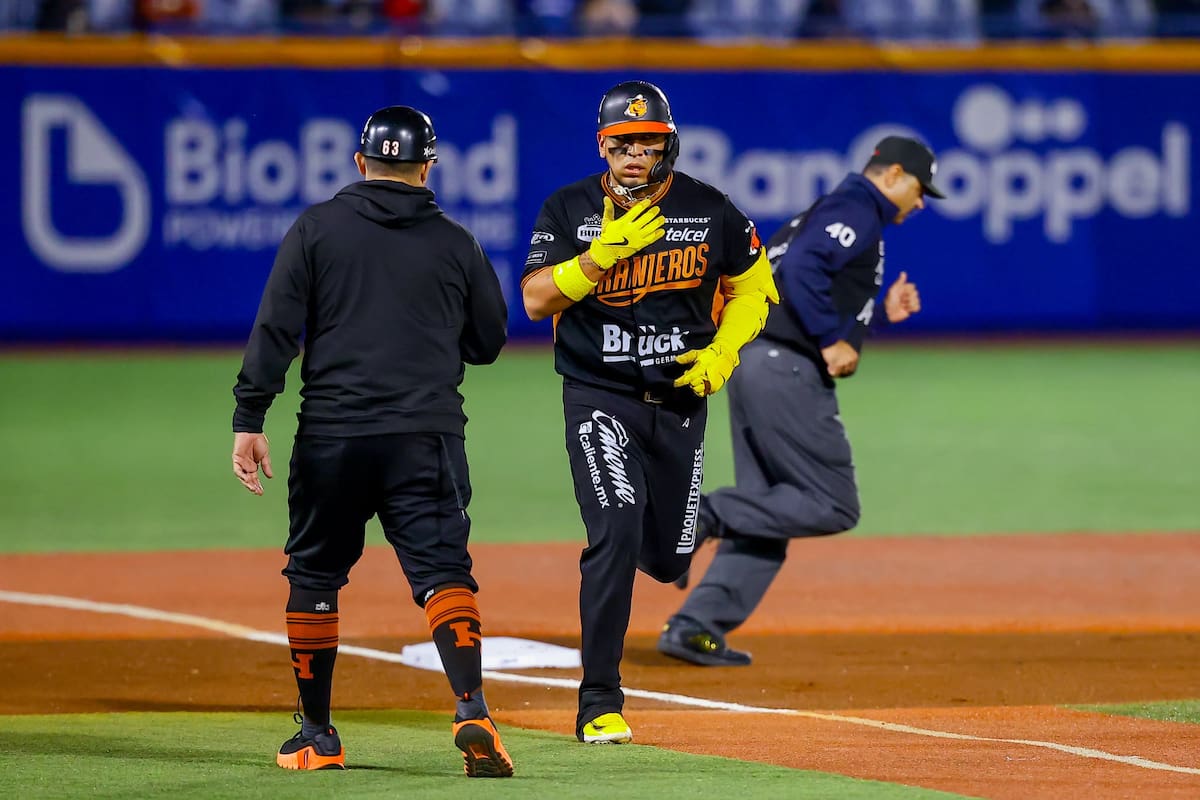 Isaac Paredes conectó cuadrangular en el primer episodio del quinto juego del Playoffs ante Charros de Jalisco. (Foto: Cortesía Charros)