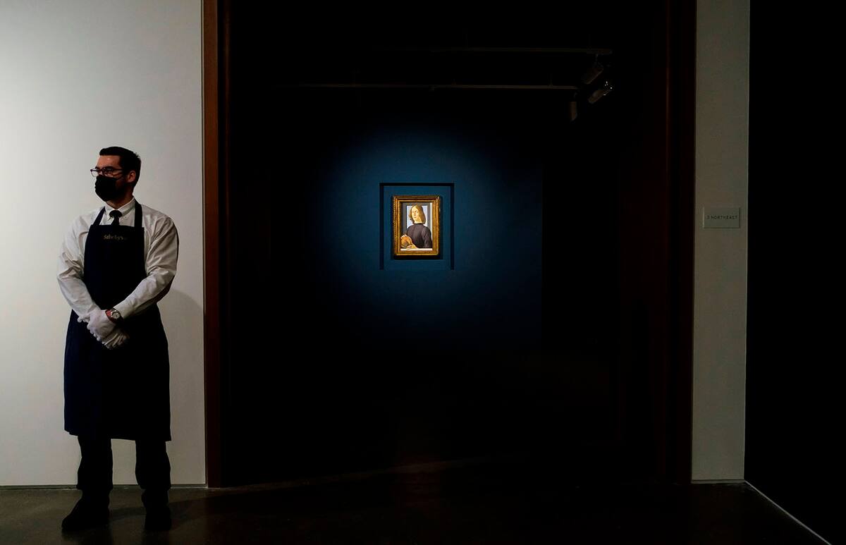 Vista de la obra "Young Man Holding a Roundel" (Hombre joven sujetando un medallón) del artista, expueta por la casa de subastas Sotheby's, este 22 de enero de 2021, en Nueva York.EFE/Justin Lane
