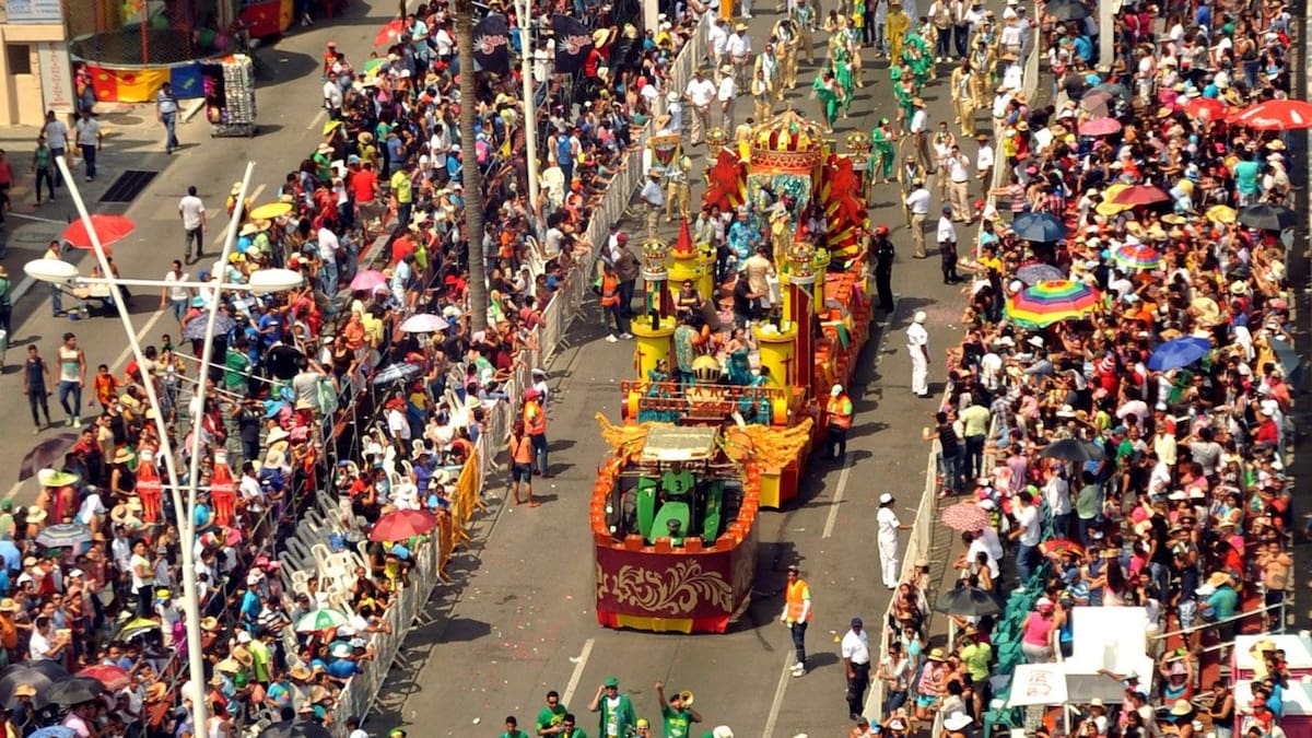 Carnaval de Veracruz: A Must-Experience Fiesta in Mexico – Discover the Magic with Hotel Las Palapas