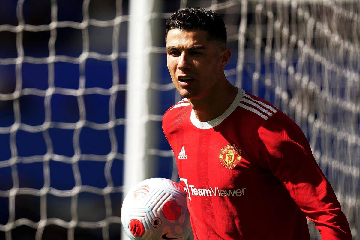 Cristiano Ronaldo se disculpa con aficionado agredido y lo invita a partido de Manchester United