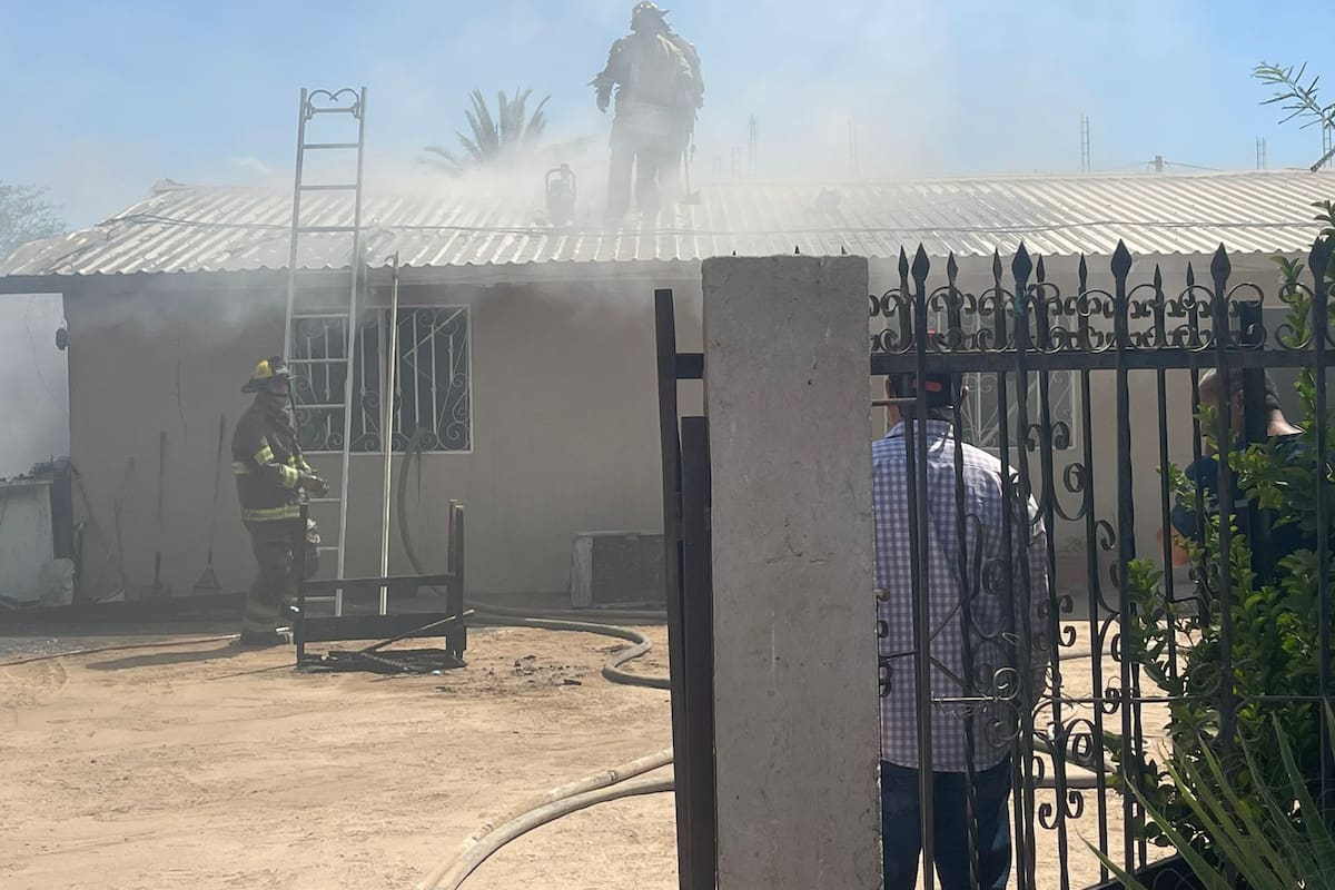 Incendio consume vivienda y automóvil en San Luis Río Colorado